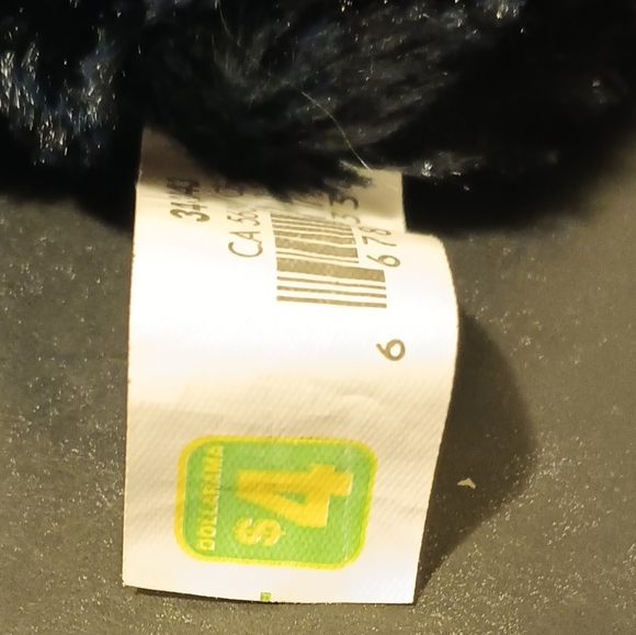 🍁Free With A Bundle Women's Black Soft Neck Warmer. - Picture 3 of 4